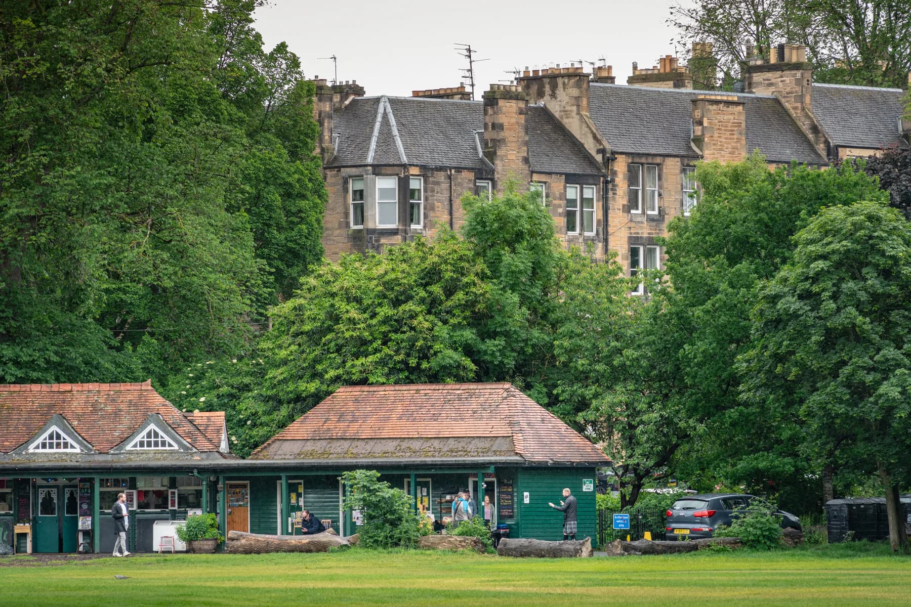Edinburgh, Scotland is a city positioned as a leader of sustainability with their Circular Economy model. Organizations like Edinburgh Remakery and SHRUB COOP have been working to act as alternative streams for waste, diverting it into the hands of people in need and away from landfills, helping the environment and the people of Scotland at the same time. SHRUB COOP’s Pavilion Pantry located in The Meadows is Edinburgh’s first "rescued food shop.”